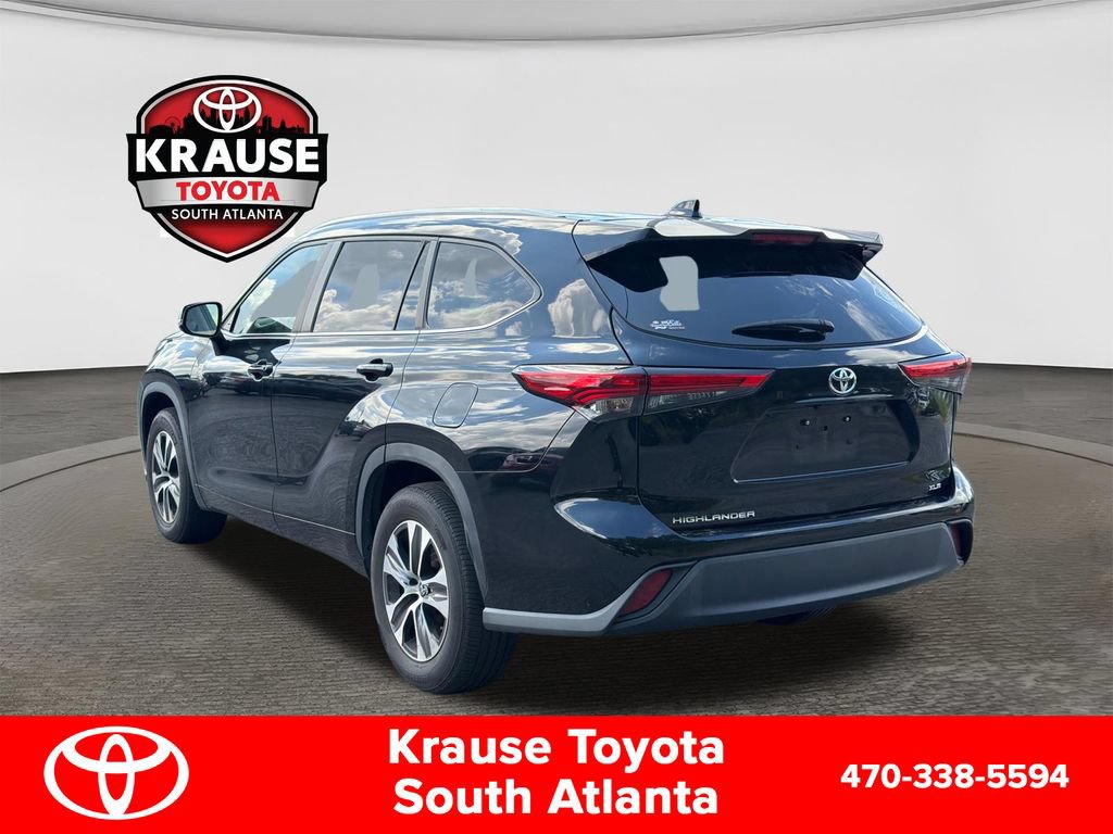 Used 2023 Toyota Highlander XLE FWD image 7