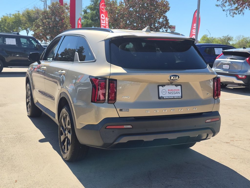 Used 2021 Kia Sorento S AWD/4WD image 2
