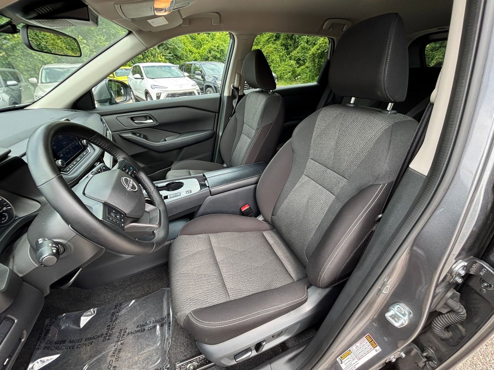 Used 2025 Nissan Rogue SV FWD image 37