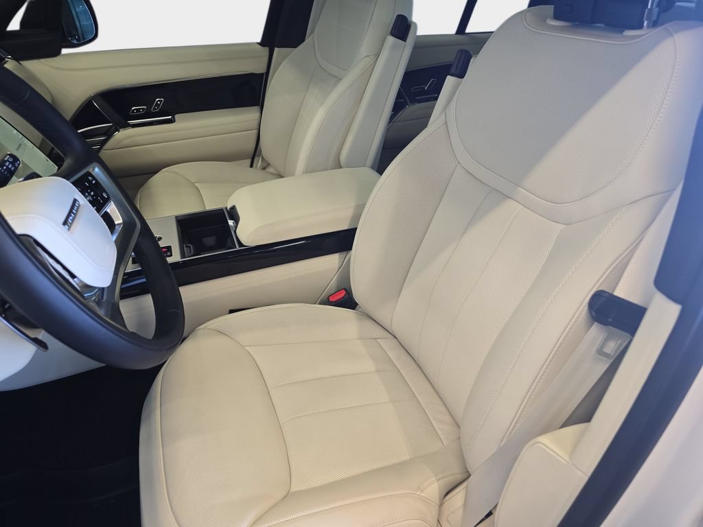 Certified 2026 Land Rover Range Rover SE AWD/4WD image 18