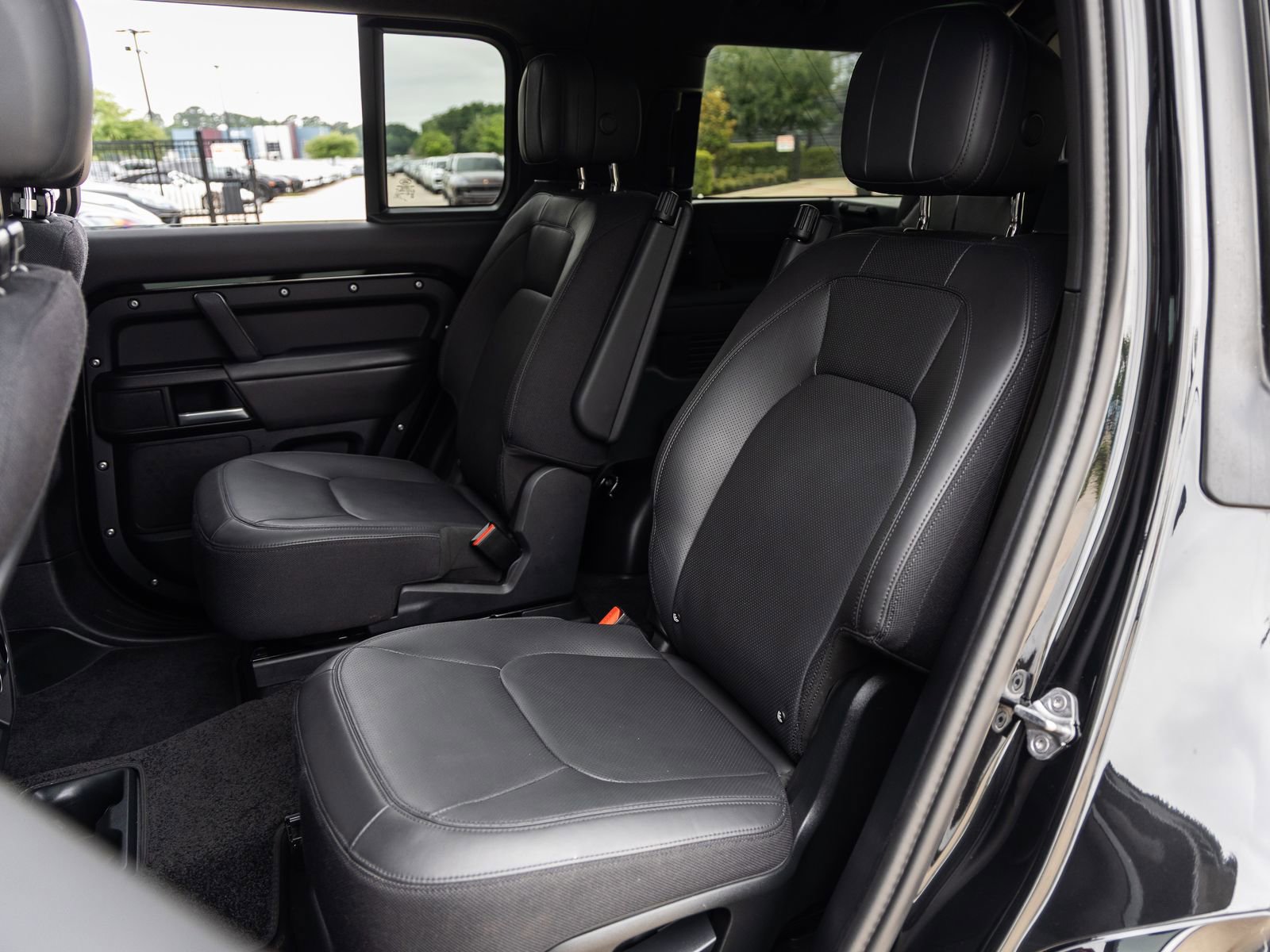 Used 2025 Land Rover Defender 130 V8 AWD/4WD image 31