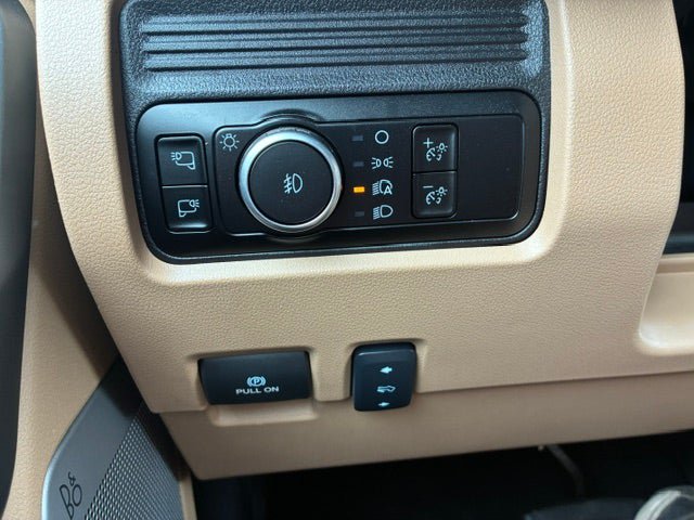 Used 2026 Ford F350 Lariat AWD/4WD image 27