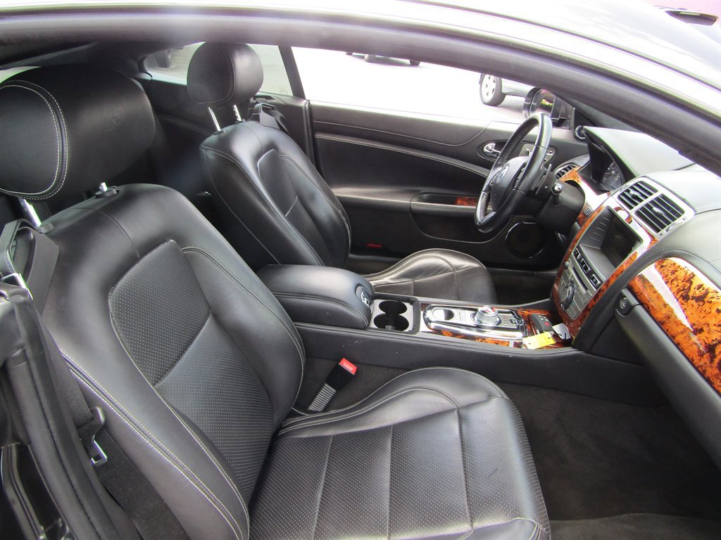 Used 2011 Jaguar XKR R image 5