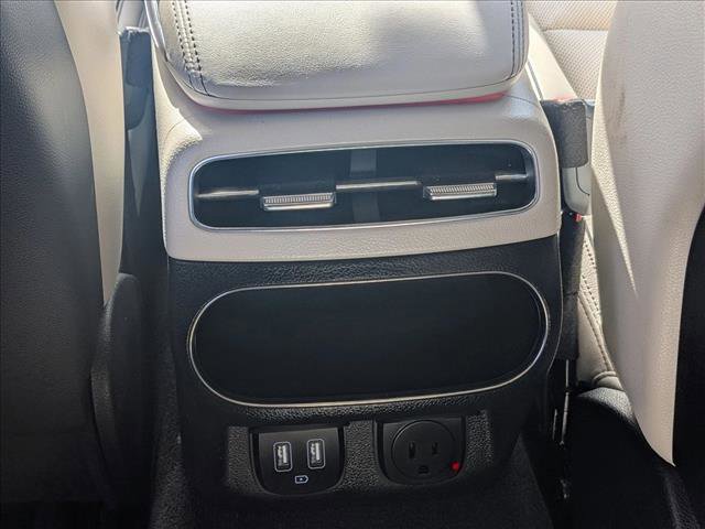 Used 2025 Genesis GV70 2.5T w/ Advanced Package image 17