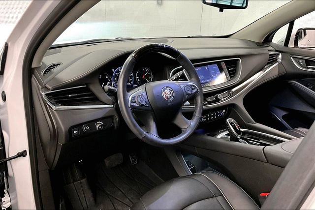 Used 2021 Buick Enclave Avenir w/ Avenir Technology Package FWD image 15