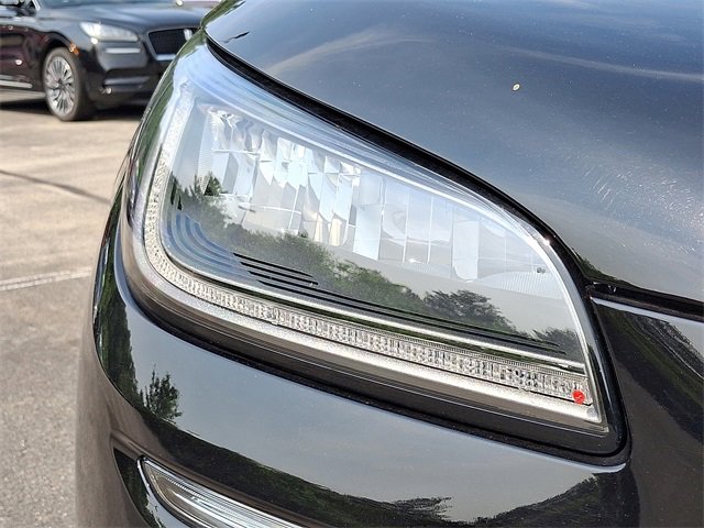 Certified 2022 Lincoln Corsair Reserve w/ Equipment Group 201A image 9