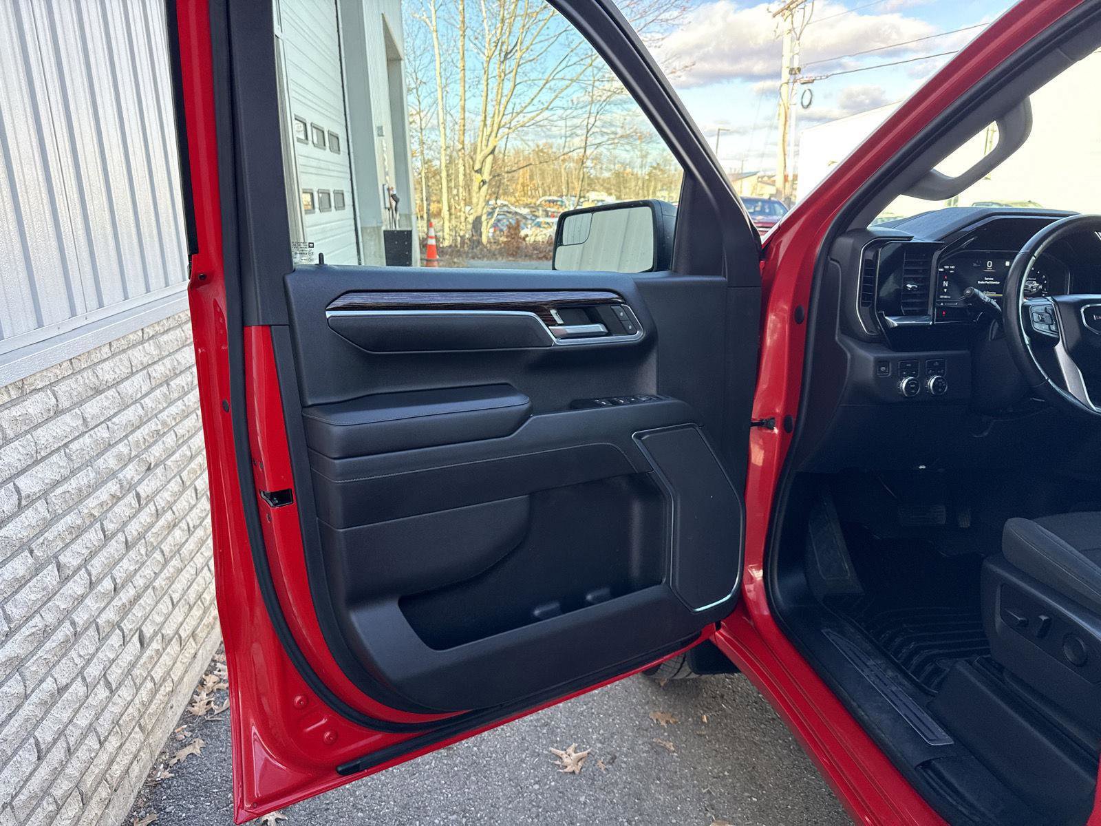 Used 2022 GMC Sierra 1500 Elevation image 11