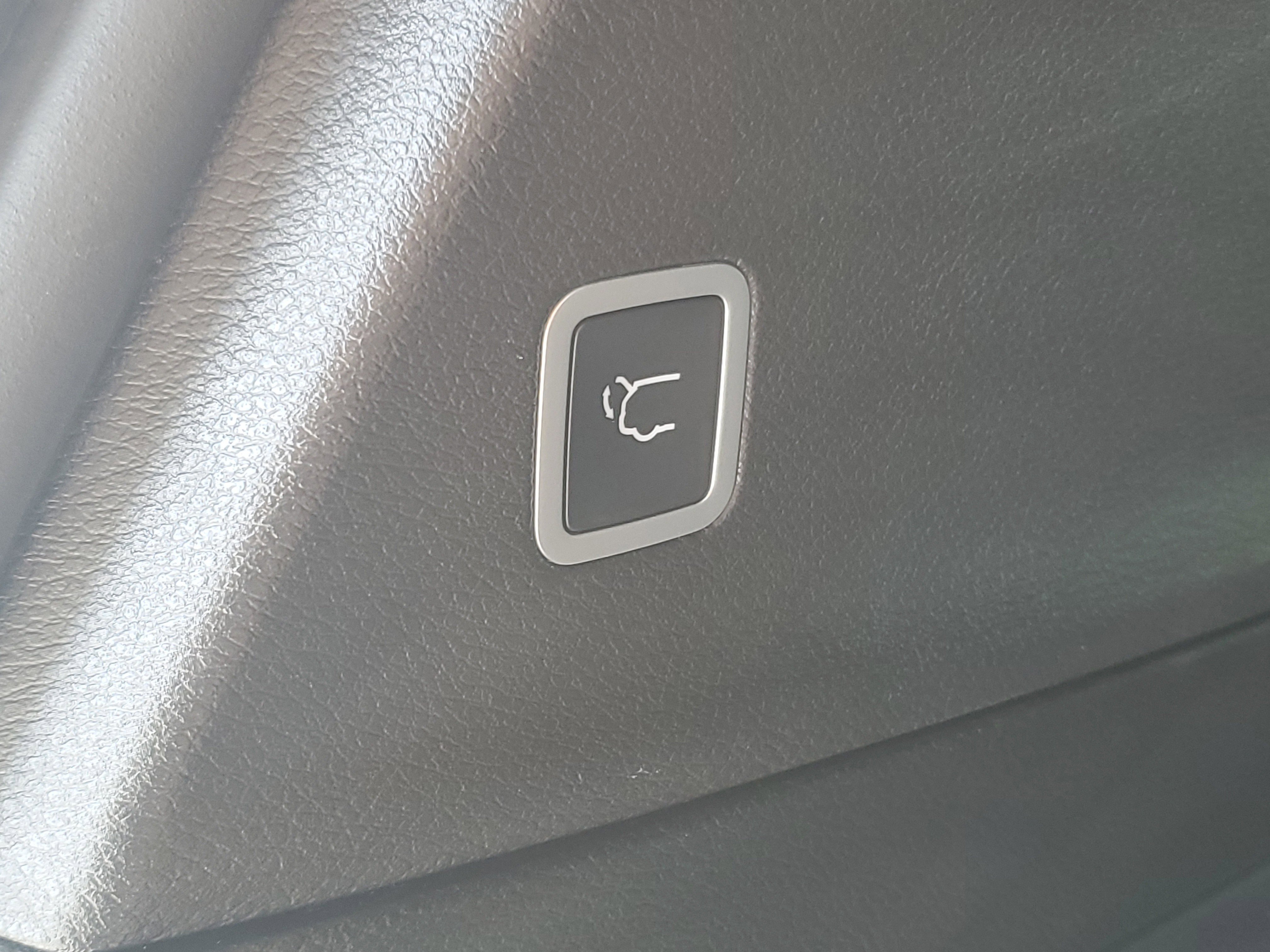 Used 2020 Chrysler Pacifica Touring w/ S Appearance Package image 10