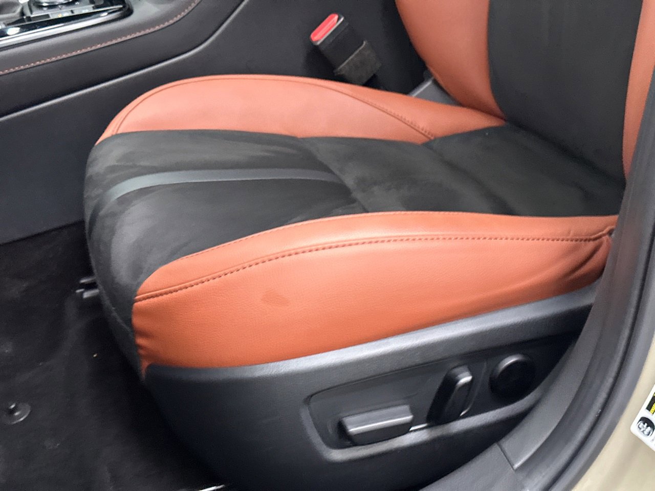 Used 2024 MAZDA CX-30 Carbon image 16