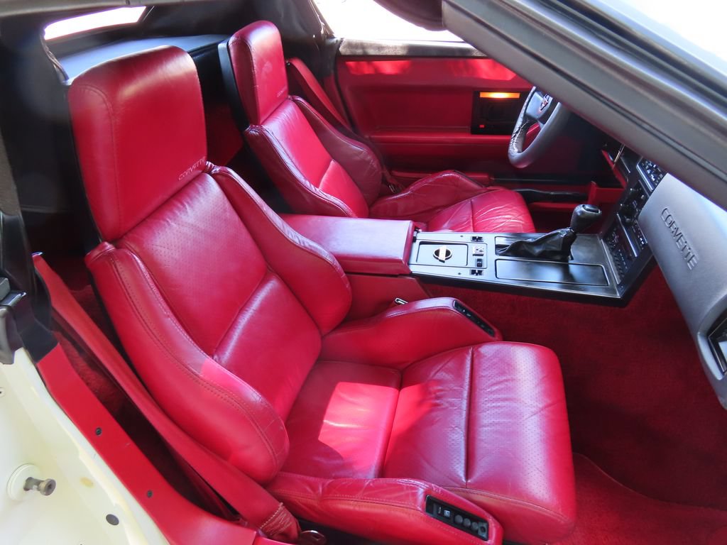 Used 1987 Chevrolet Corvette Convertible RWD image 23