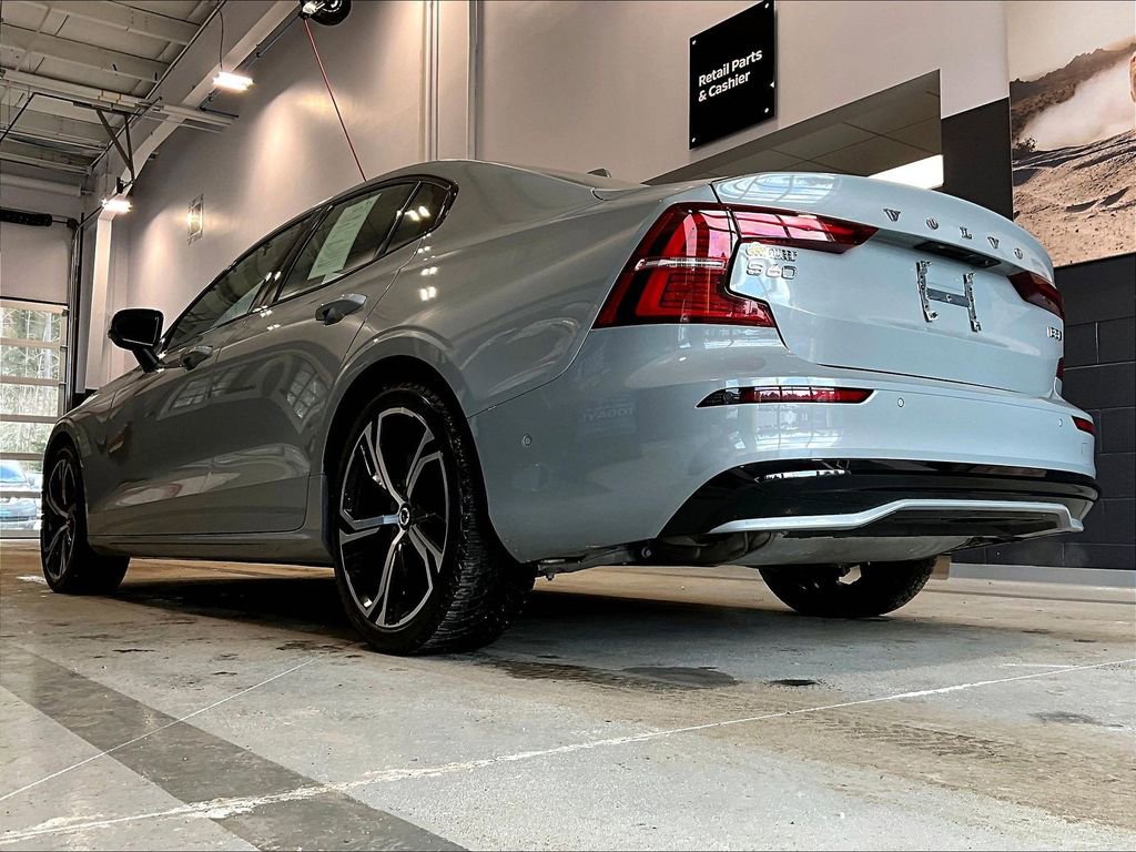Used 2024 Volvo S60 B5 Ultimate w/ Climate Package image 5