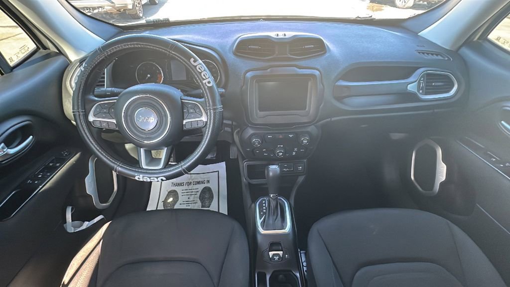 Used 2018 Jeep Renegade Latitude image 17