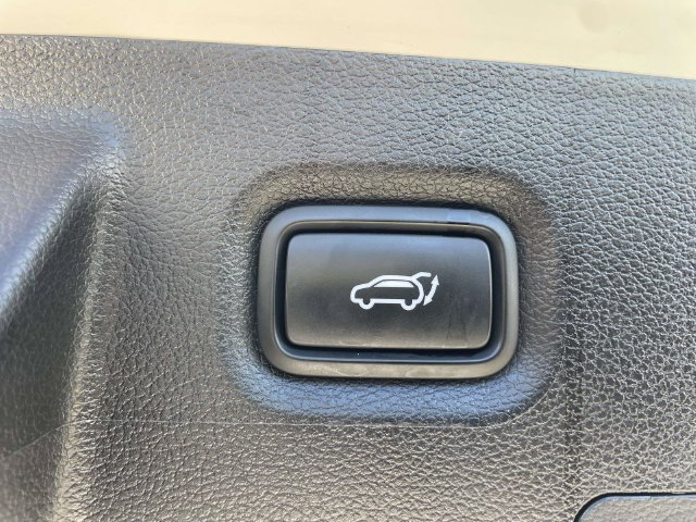 Certified 2023 Hyundai Santa Fe SEL w/ Premium Package FWD image 11