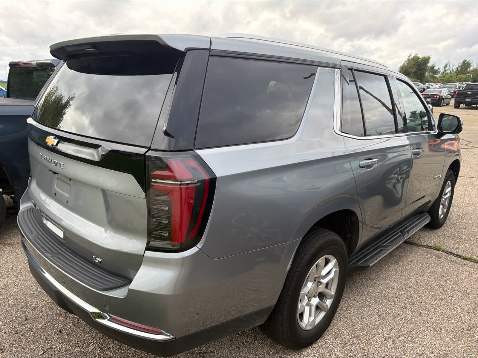 Used 2025 Chevrolet Tahoe LT AWD/4WD image 4