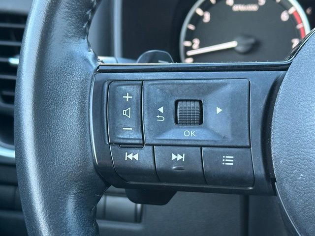 Used 2023 Nissan Rogue SV w/ SV Premium B Package image 17