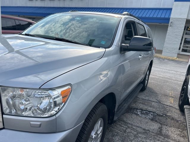 Used 2016 Toyota Sequoia SR5 image 2