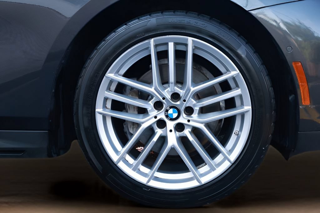 Used 2025 BMW 530i RWD image 44
