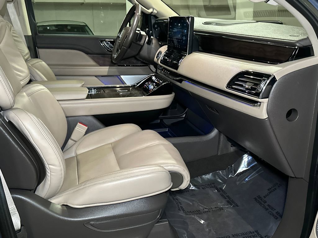 Used 2022 Lincoln Navigator L Reserve image 13