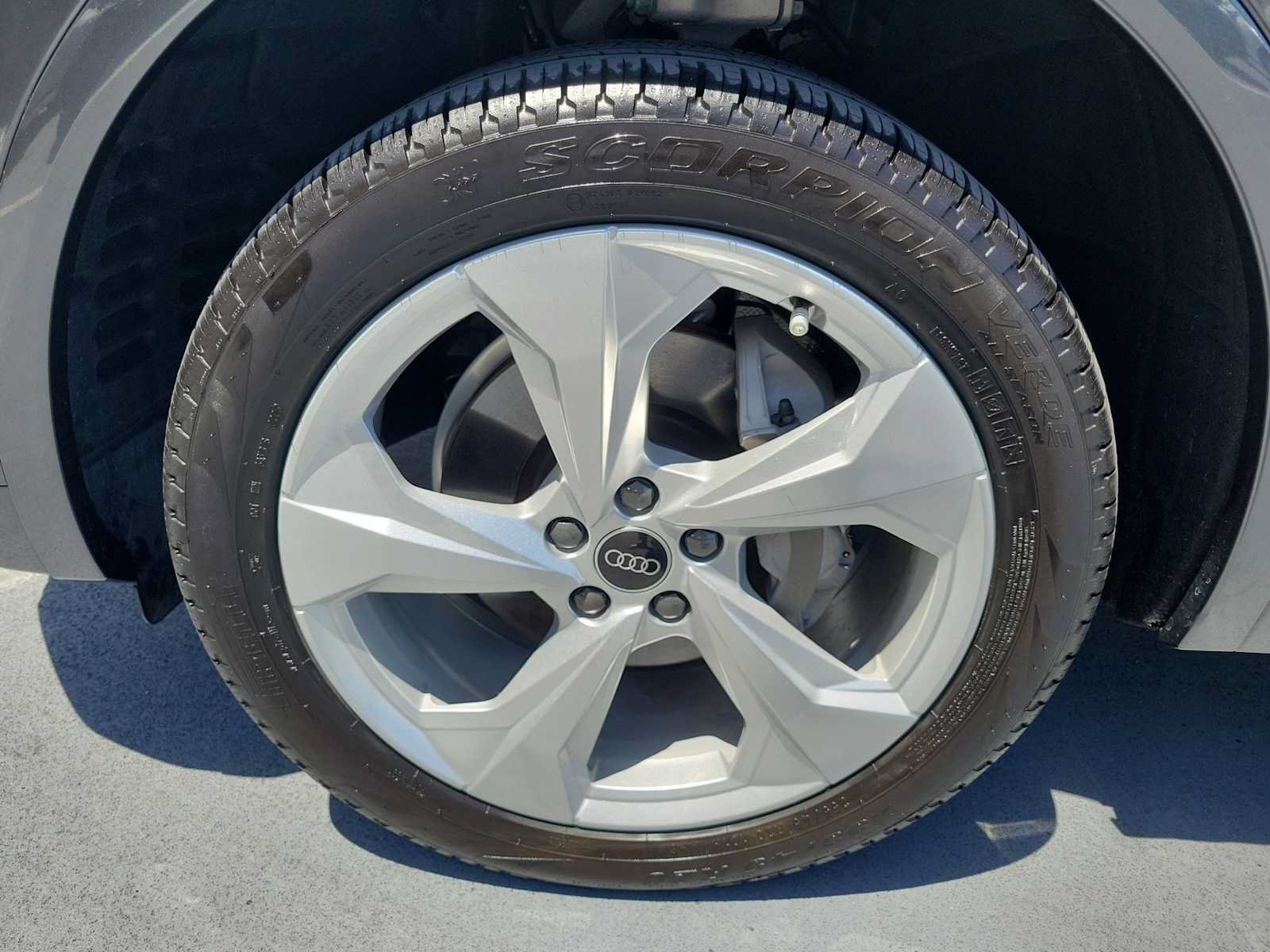 Certified 2025 Audi Q5 2.0T Premium AWD/4WD image 13