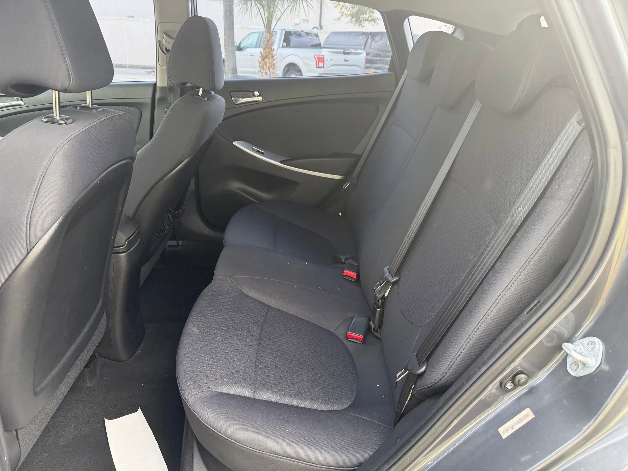 Used 2013 Hyundai Accent SE image 9