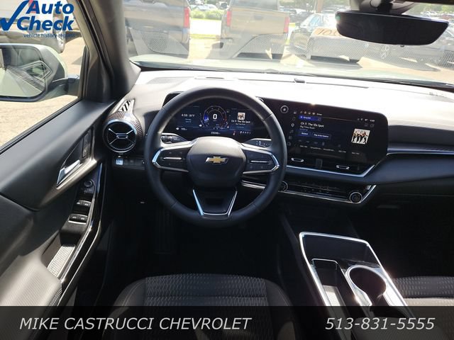 Used 2025 Chevrolet Equinox LT w/ Safety and Technology Package FWD image 11