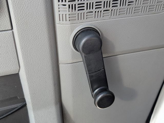 Used 2015 Ford E-350 and Econoline 350 Super Duty image 29