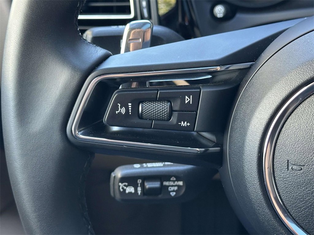 Used 2025 Porsche Macan image 22