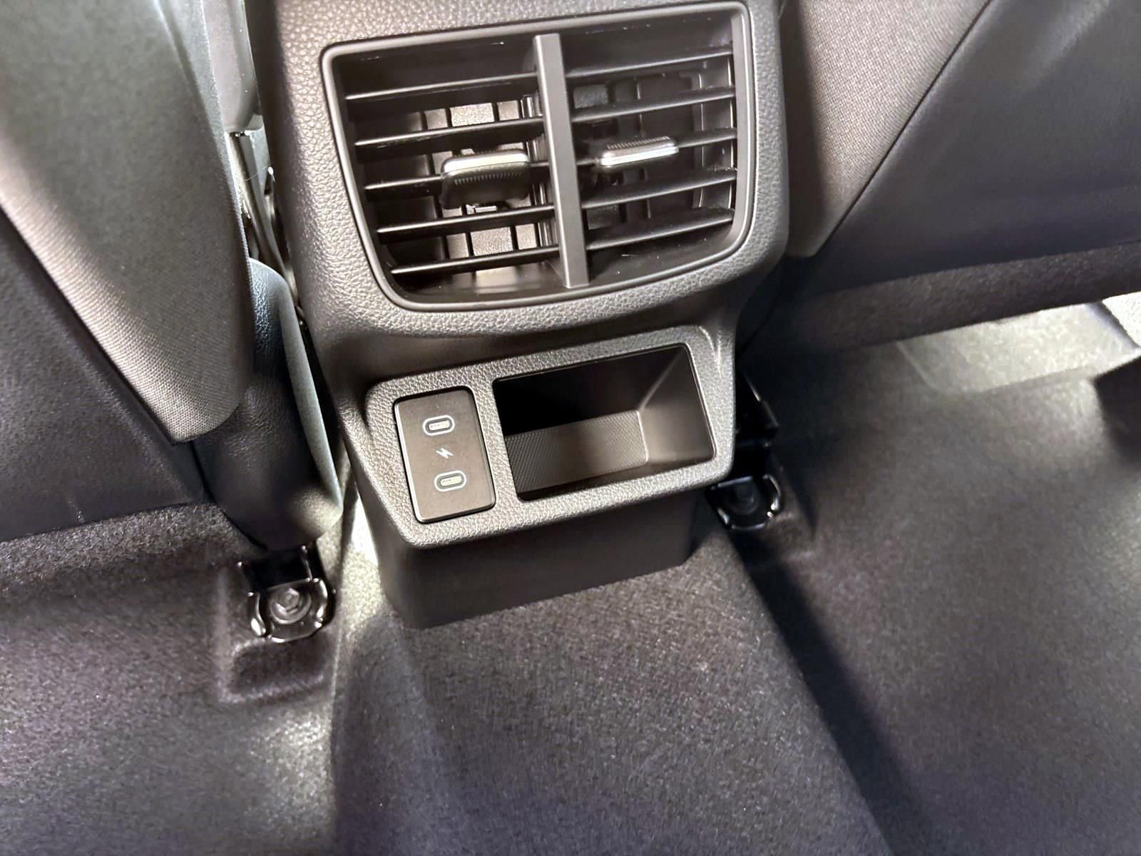 Used 2025 Kia Seltos LX AWD/4WD image 31