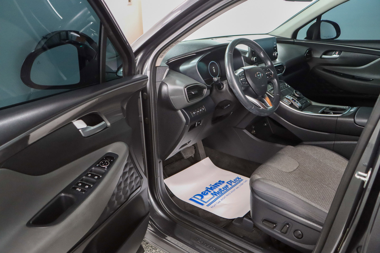 Used 2021 Hyundai Santa Fe SEL w/ Convenience Package FWD image 3
