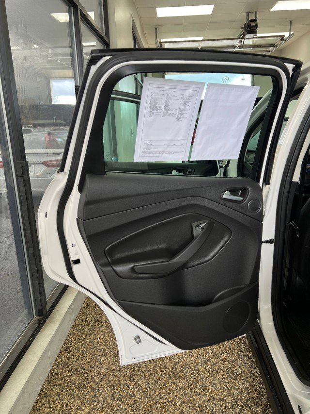 Used 2013 Ford C-MAX SEL image 16