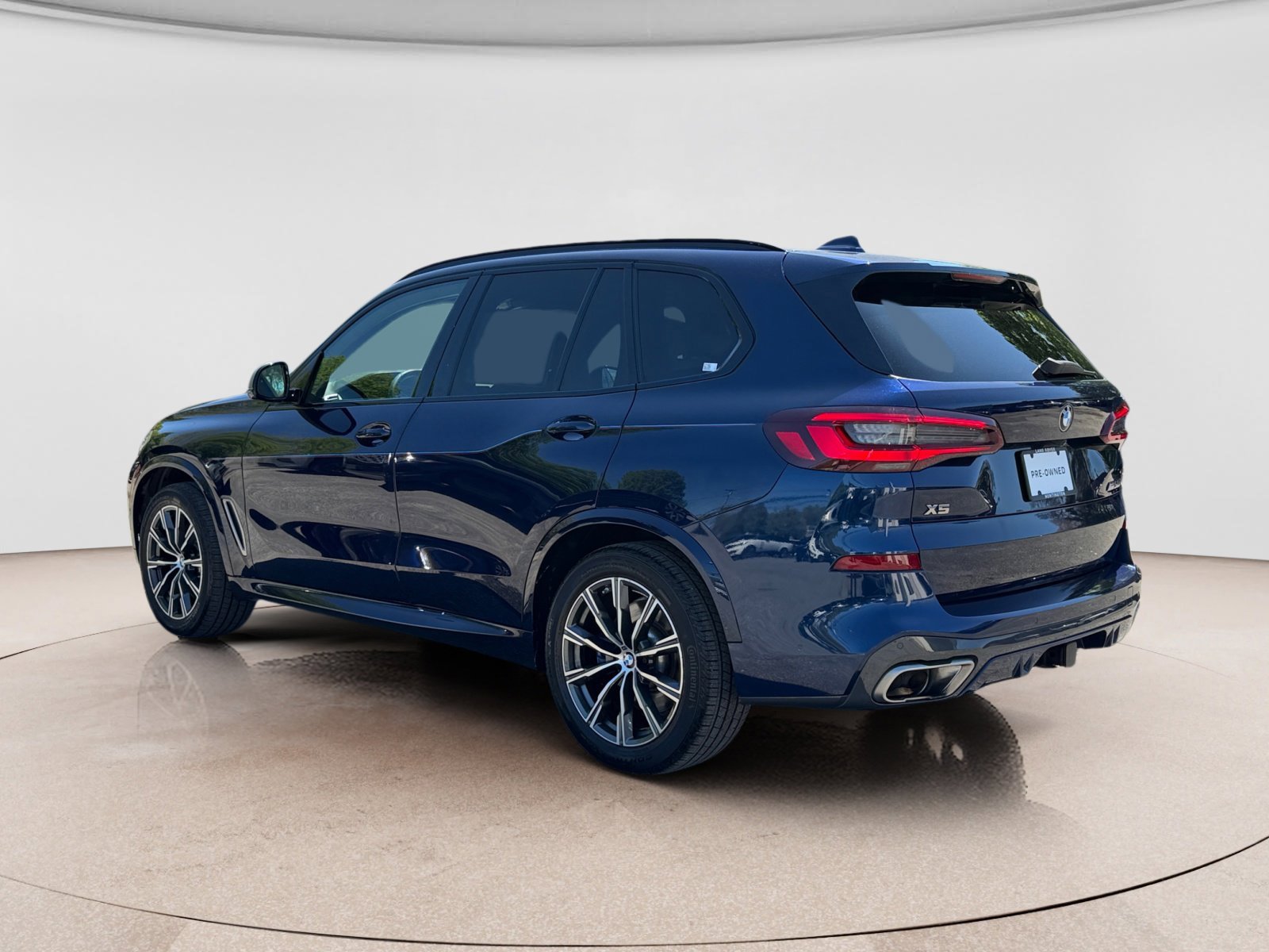Used 2020 BMW X5 M50i w/ Executive Package AWD/4WD image 3