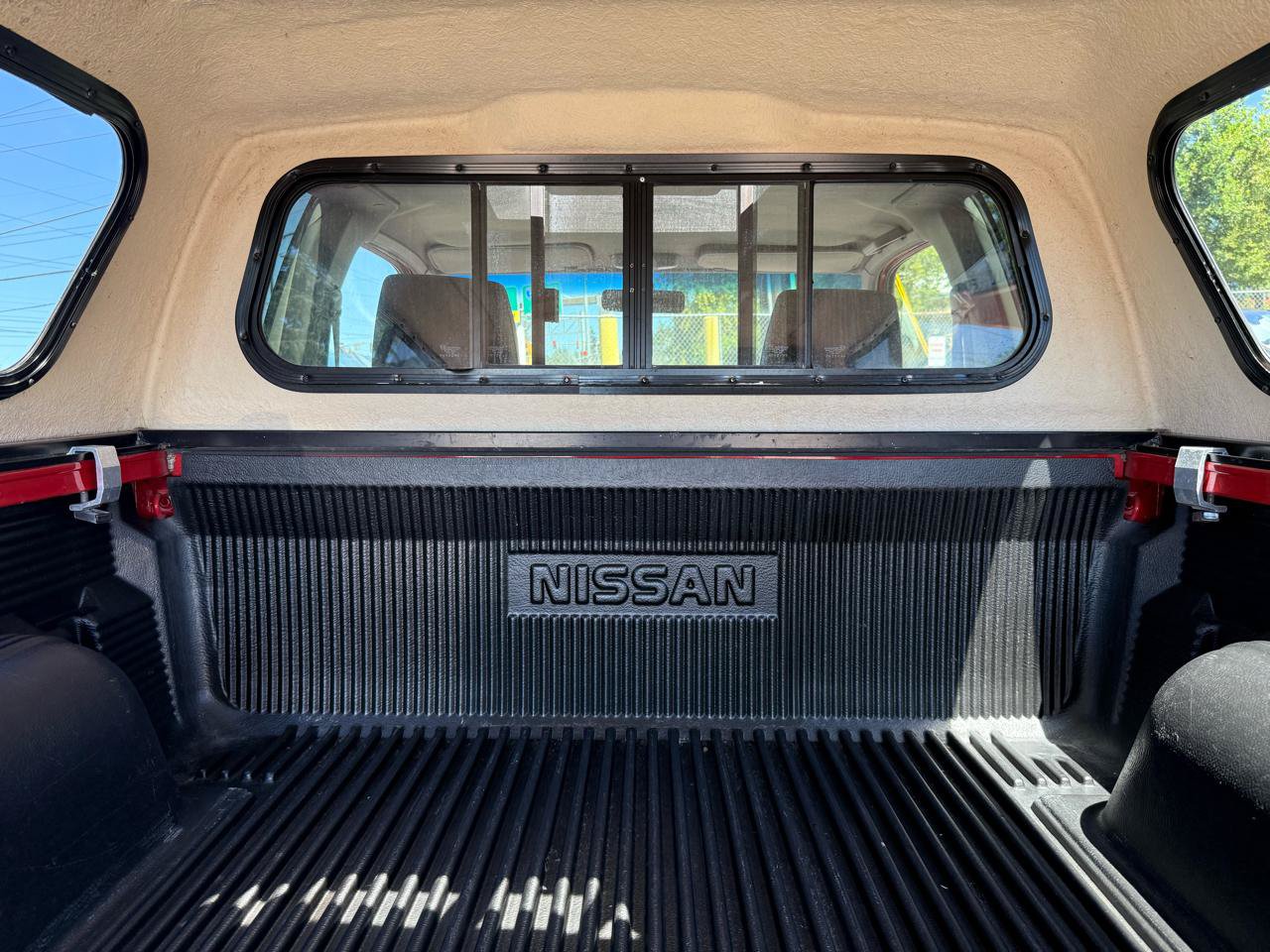 Used 1995 Nissan Pickup XE RWD image 16