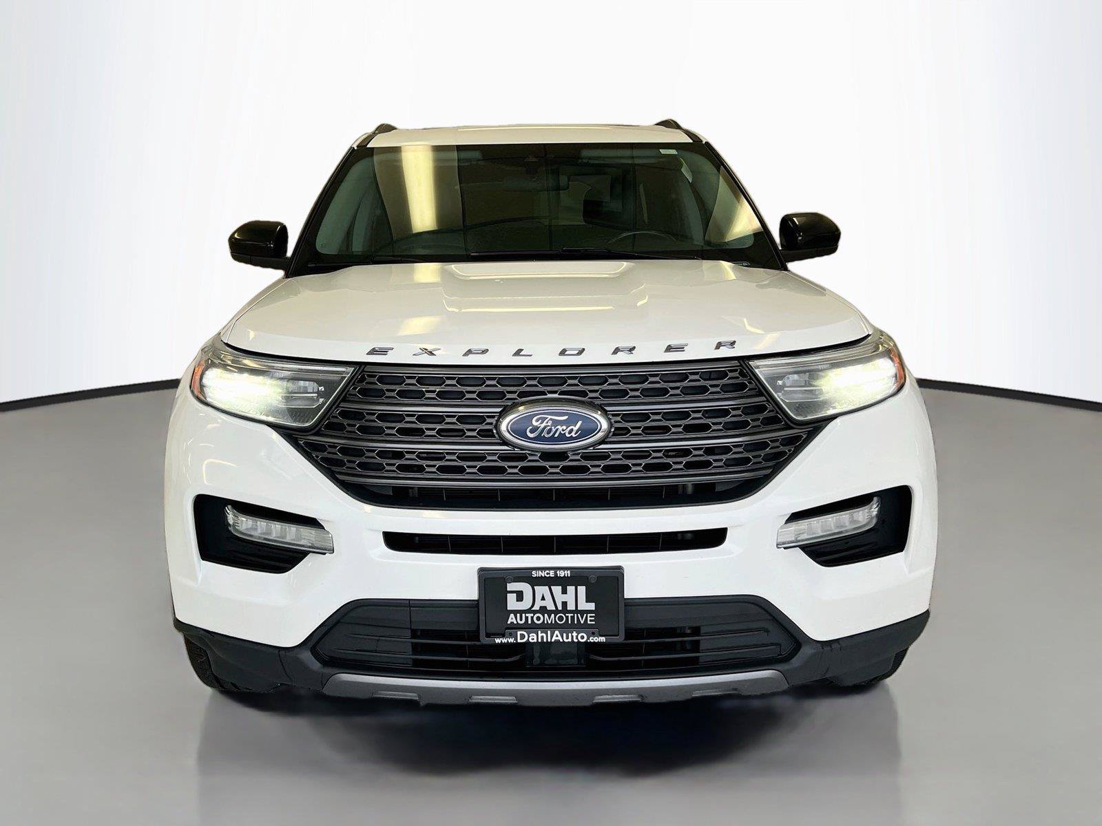 Used 2022 Ford Explorer XLT w/ XLT Sport Appearance Package AWD/4WD image 3