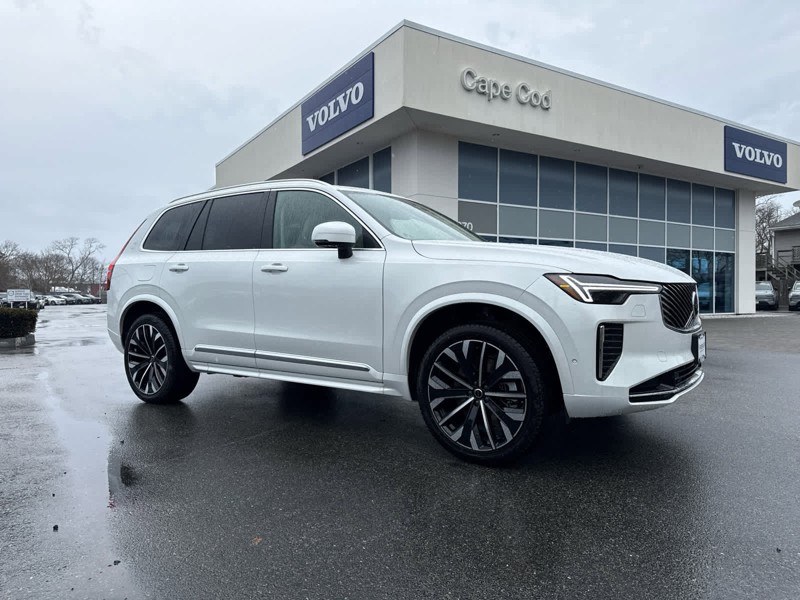 New 2026 Volvo XC90 T8 Ultra w/ Protection Package Premier image 2