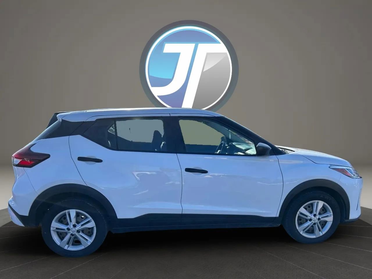Used 2023 Nissan Kicks S FWD image 7