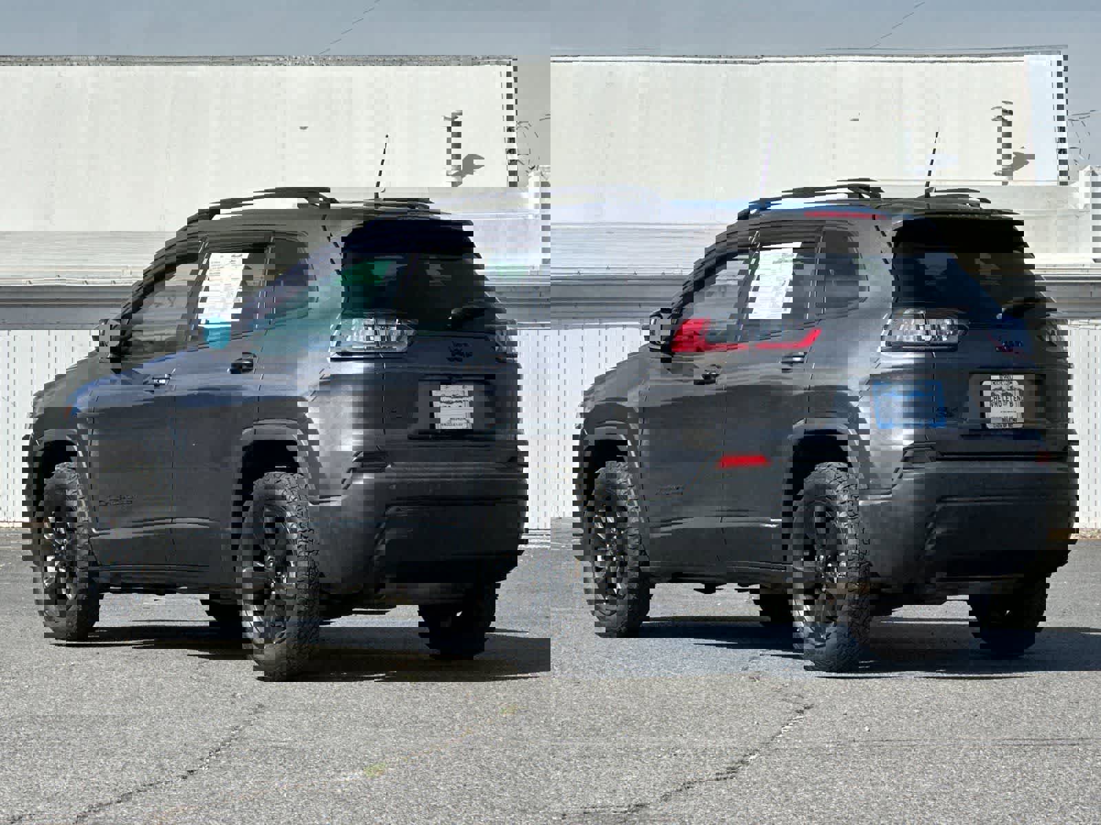 Used 2020 Jeep Cherokee Latitude Plus image 6