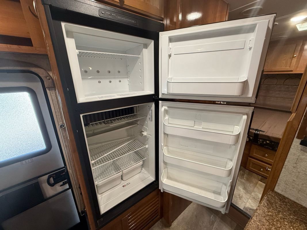 Used 2017 Ford E-450 and Econoline 450 Super Duty w/ Motorhome Prep Package RWD image 28