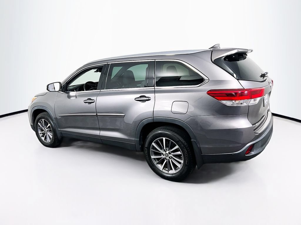 Used 2019 Toyota Highlander XLE w/ Protection Package #3 AWD/4WD image 5