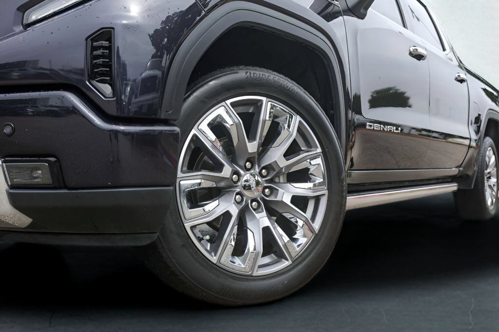 Used 2023 GMC Sierra 1500 Denali w/ Denali Reserve Package AWD/4WD image 4