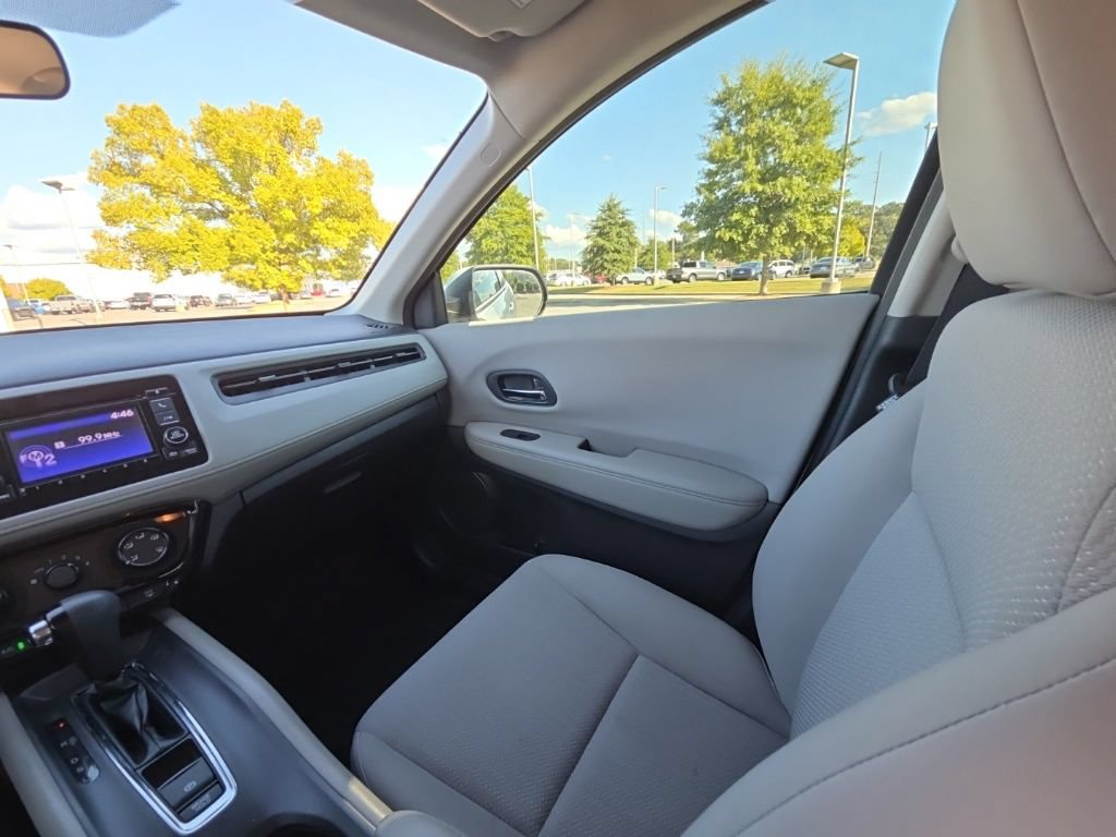 Used 2018 Honda HR-V LX image 19