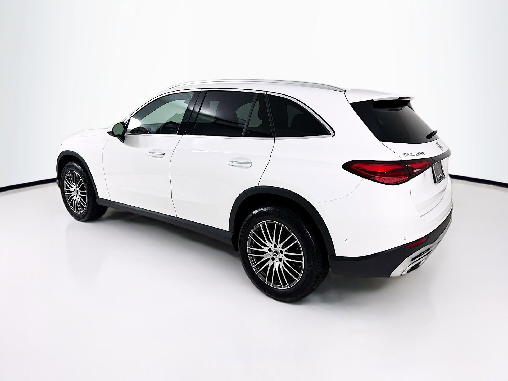 Certified 2025 Mercedes-Benz GLC 300 image 6