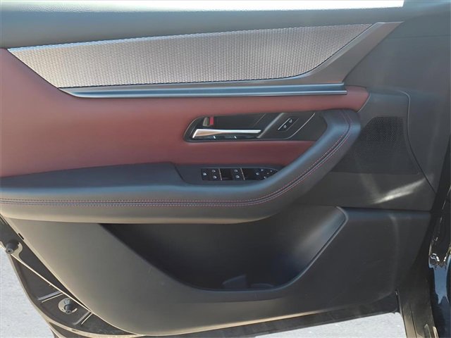 Used 2025 MAZDA CX-70 Plug-In Hybrid w/ Premium Plus image 12