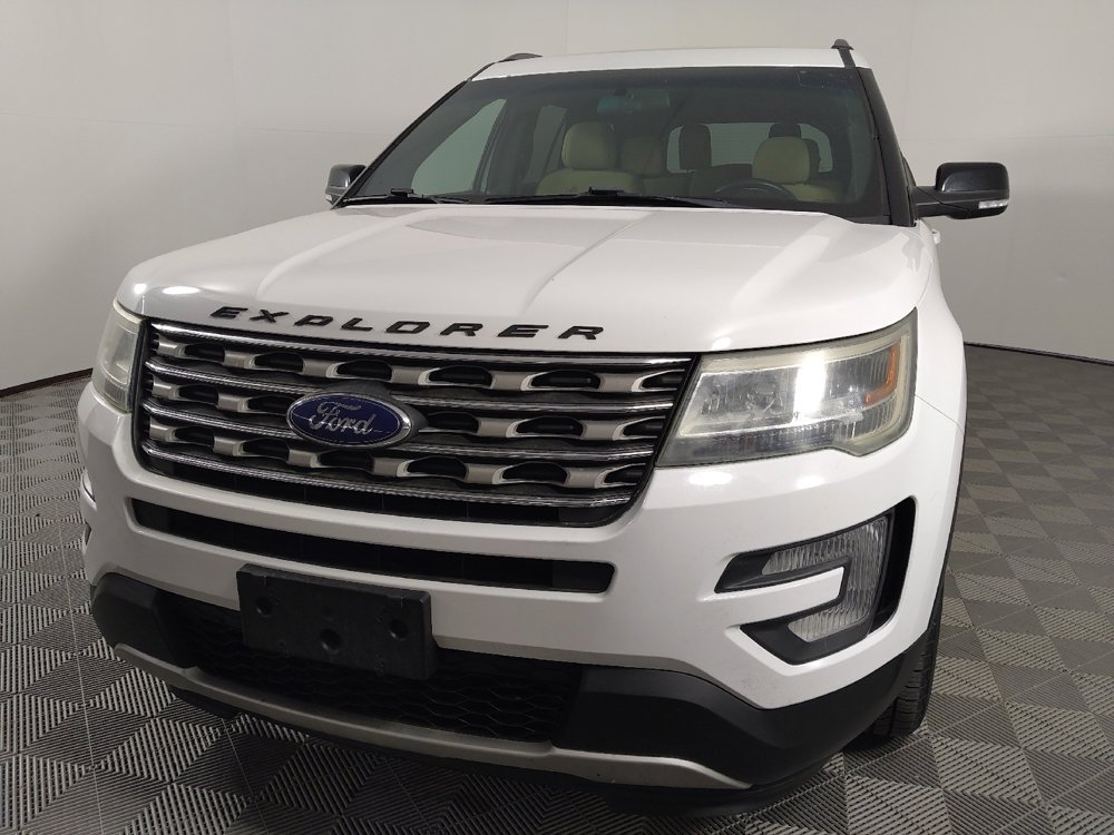Used 2017 Ford Explorer XLT FWD image 15