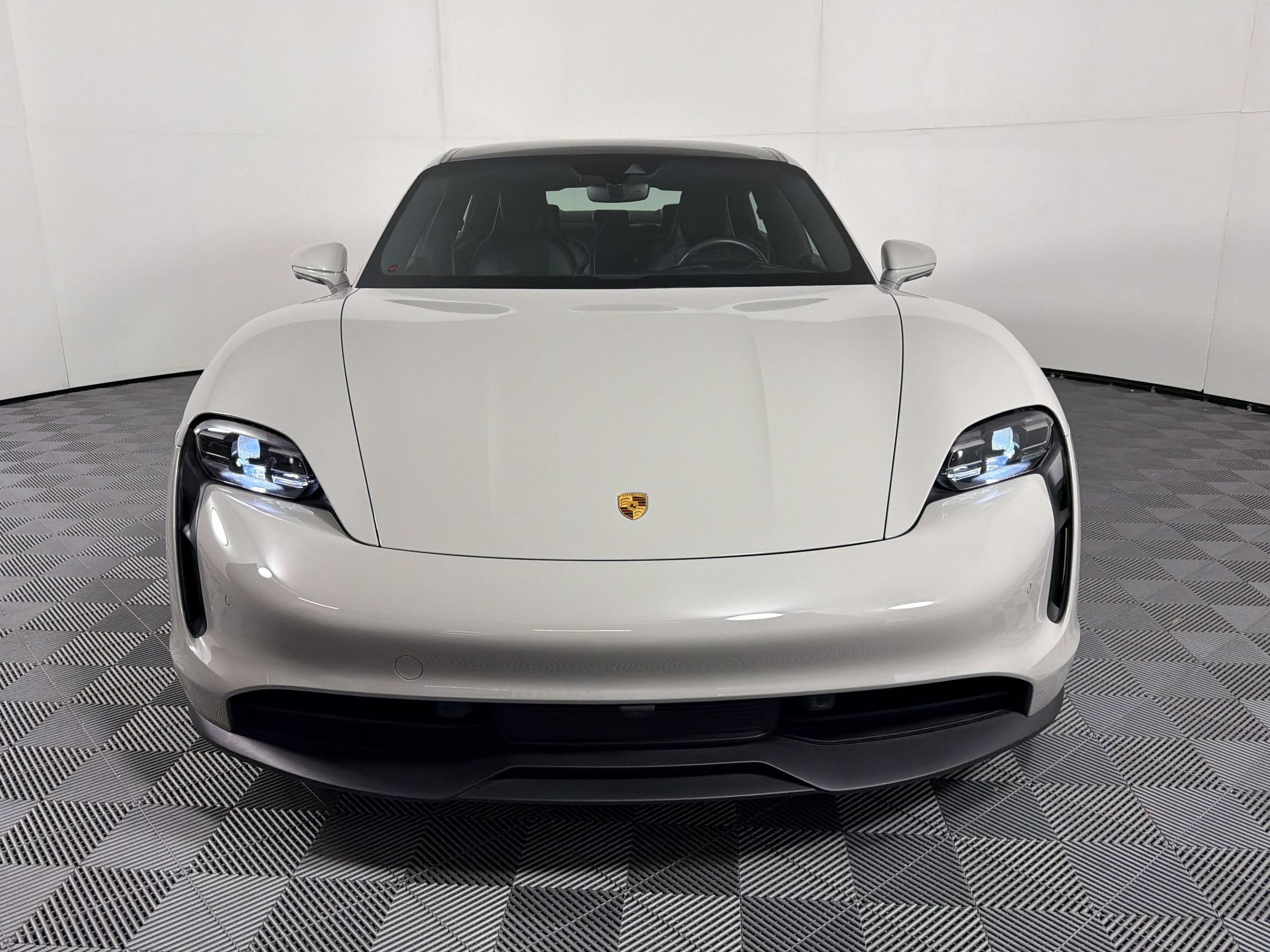 Certified 2023 Porsche Taycan w/ Premium Package RWD image 6