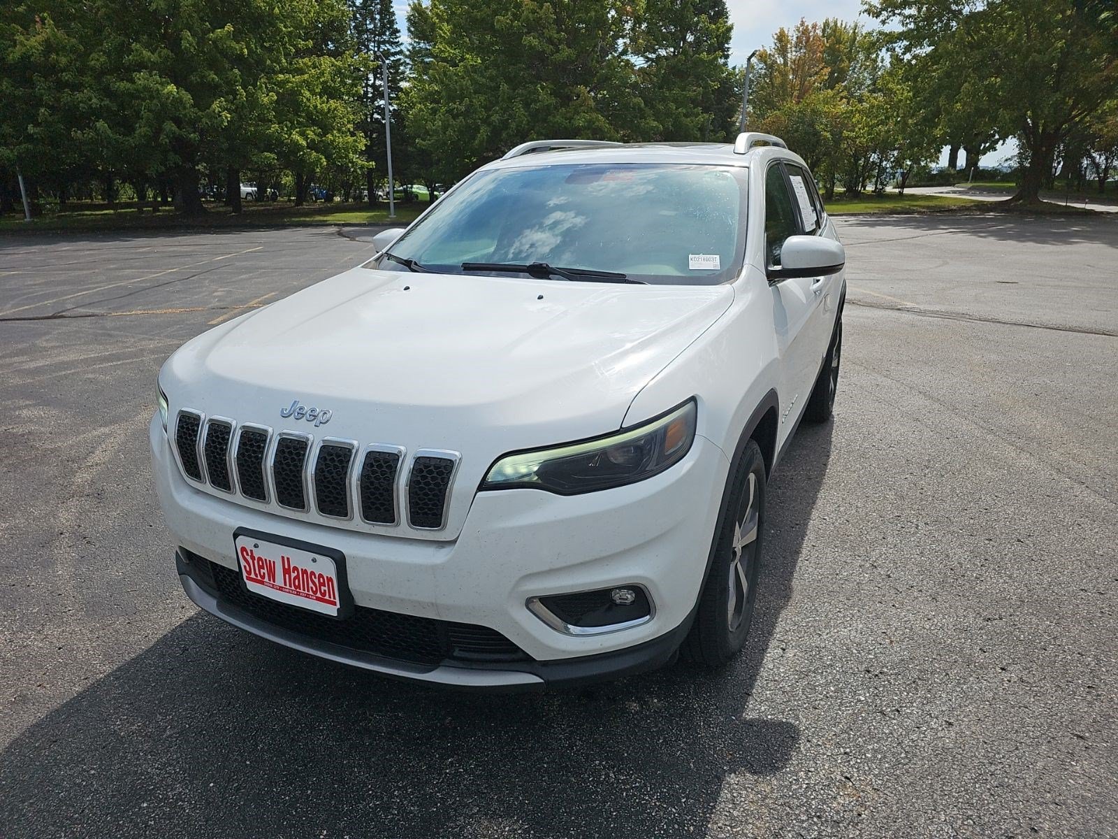 Used 2019 Jeep Cherokee Limited AWD/4WD image 2