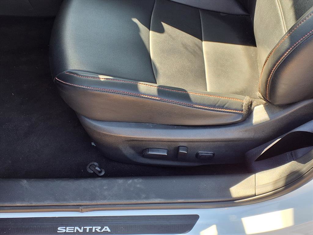 Used 2025 Nissan Sentra SR w/ SR Premium Package image 15