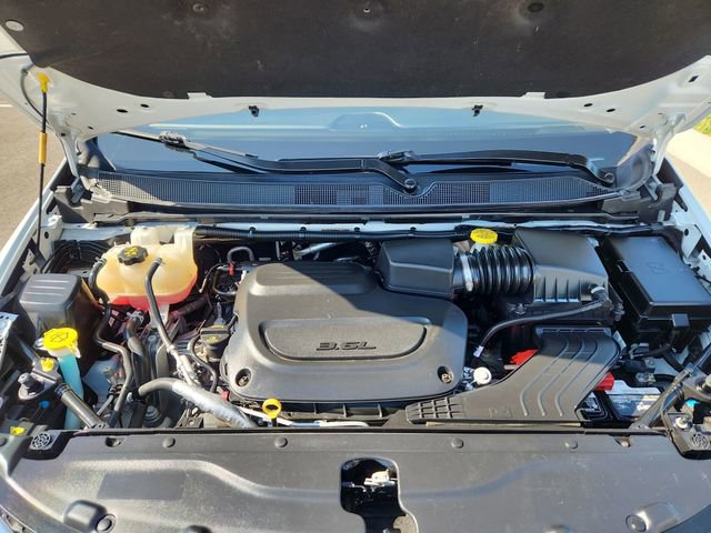 Used 2020 Chrysler Pacifica Limited image 16