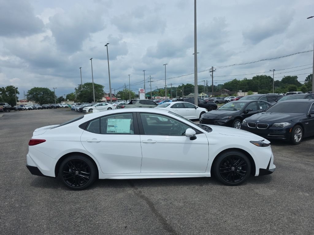New 2026 Toyota Camry SE FWD image 3