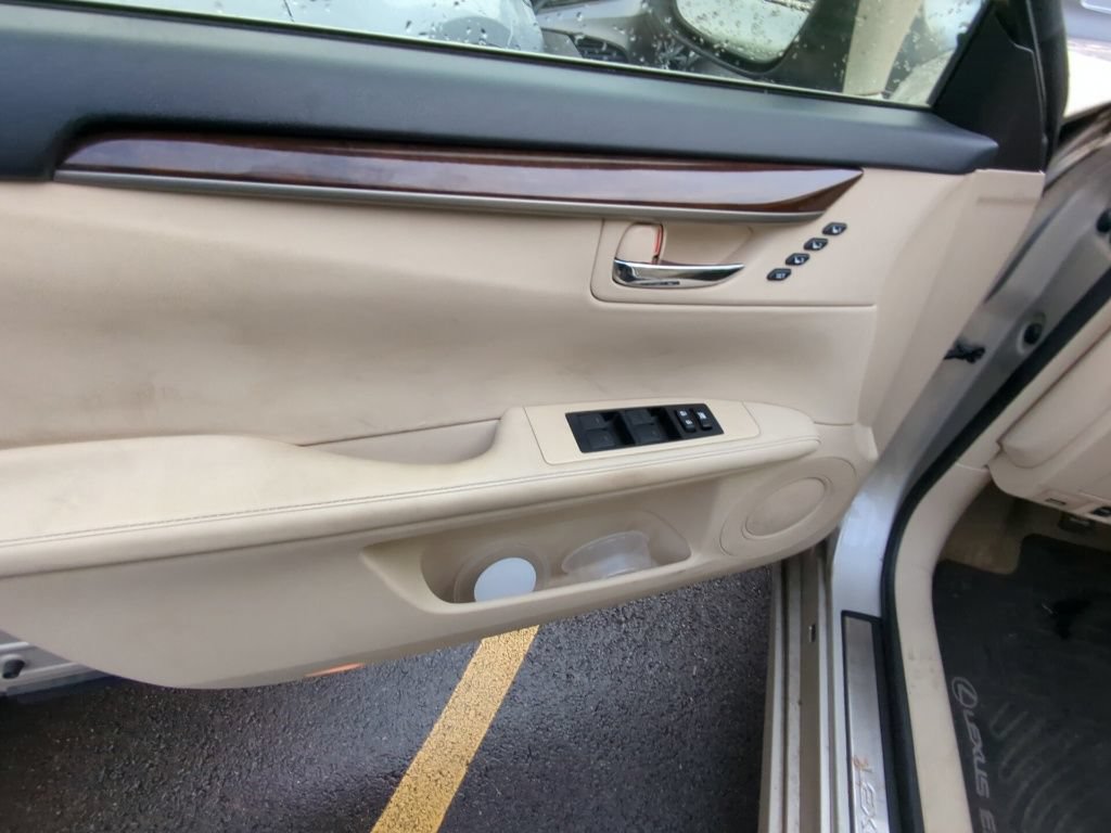 Used 2013 Lexus ES 350 w/ Luxury Pkg FWD image 8