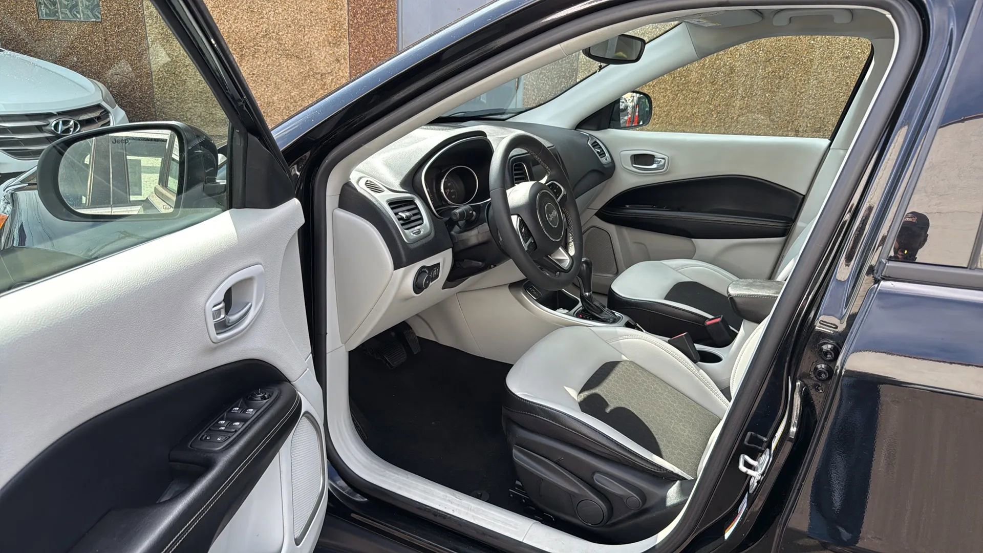 Used 2021 Jeep Compass Latitude image 23